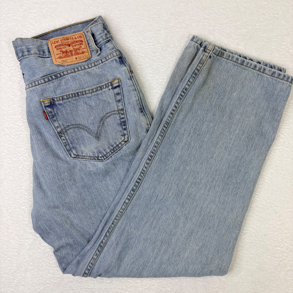 Levis 550 Relaxed Fit Light Wash Denim Jeans Mens 36x32 Measures 35x30‎ Y2K Worn